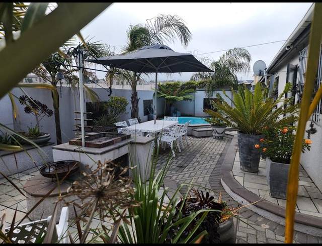 5 BEDROOM HOUSE FOR SALE IN LOUCHARMANTE